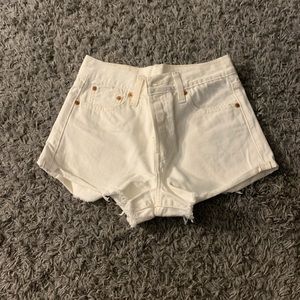 Levi White Denim Shorts